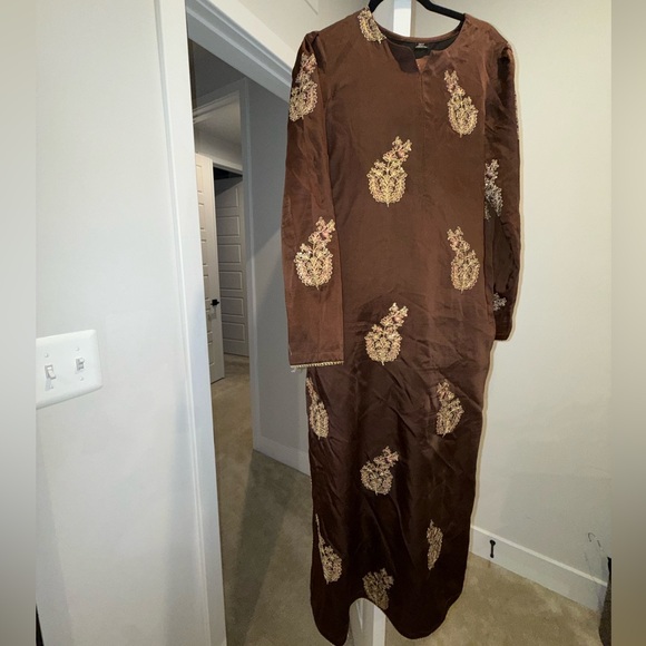 DYOT Raw Silk 3 piece Pakistani Suit - Picture 2 of 5